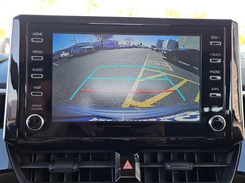 Used 2020 Toyota Corolla LE image 14