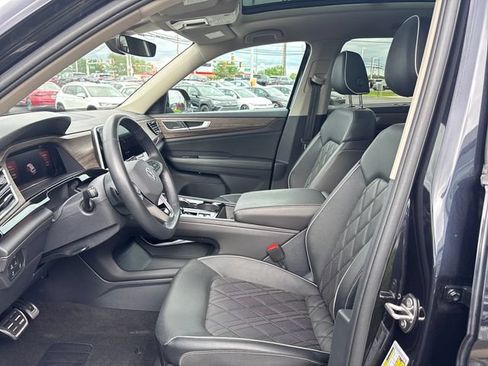 Certified 2025 Volkswagen Atlas SEL Premium R-Line AWD/4WD image 12