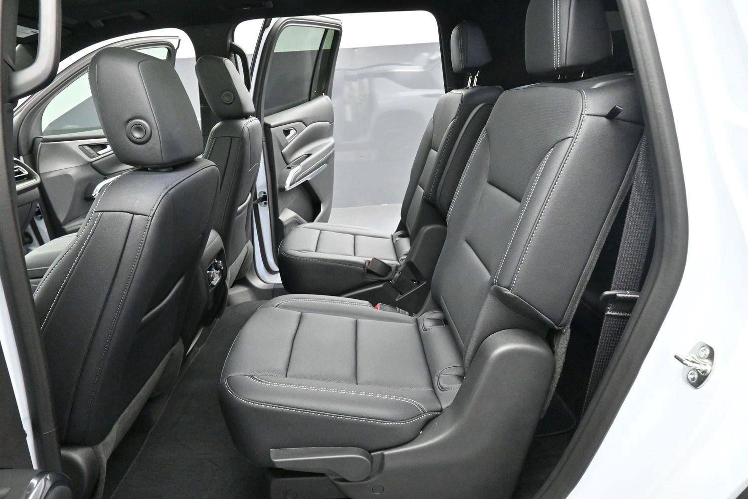Used 2026 Chevrolet Traverse LT w/ Sun and Wheel Package FWD image 32