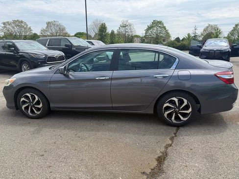 Used 2016 Honda Accord EX image 8