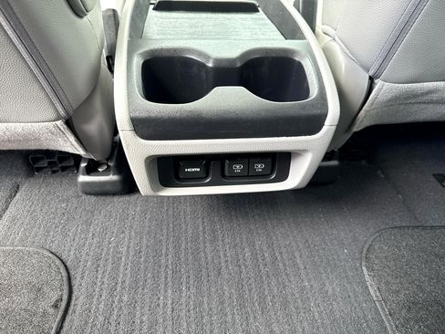 Used 2018 Honda Odyssey EX-L image 18