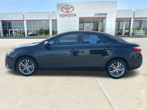 Used 2014 Toyota Corolla LE FWD image 2