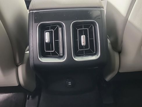 Used 2025 Kia Sorento EX w/ Panoramic Sunroof Package image 21