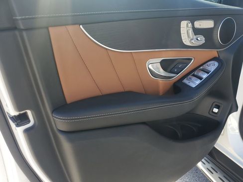 Used 2022 Mercedes-Benz GLC 300 4MATIC Coupe image 25