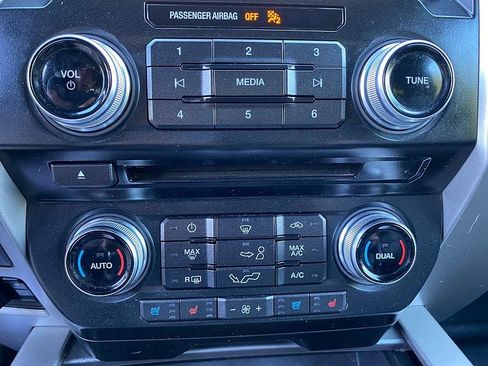 Used 2016 Ford F150 Lariat w/ Equipment Group 502A Luxury AWD/4WD image 51