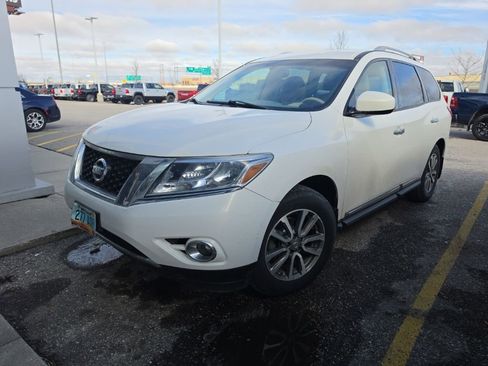 Used 2013 Nissan Pathfinder SL image 3