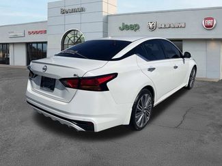 Used 2025 Nissan Altima 2.5 SL FWD video 3