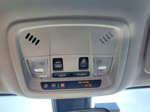 Used 2022 Chevrolet Malibu LT image 32