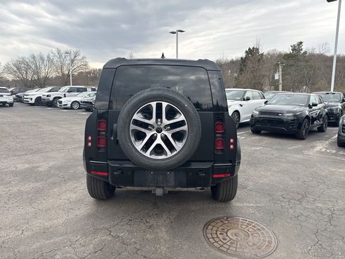 Used 2024 Land Rover Defender 110 X-Dynamic SE image 4