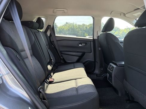 Used 2025 Nissan Rogue SV FWD image 16