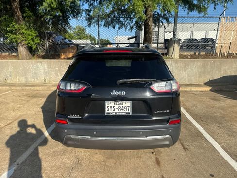 Used 2019 Jeep Cherokee Limited FWD image 5