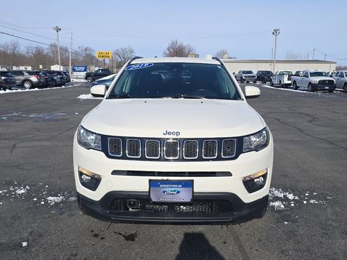 Used 2019 Jeep Compass Latitude w/ Safety & Security Group image 3