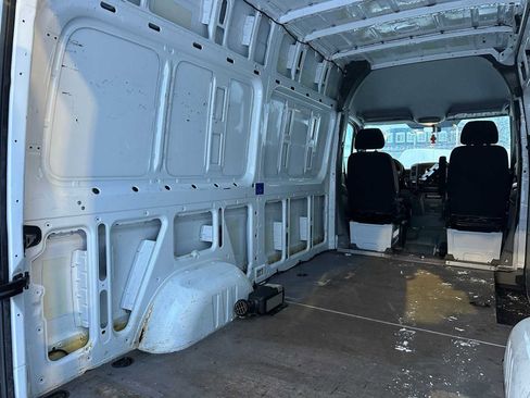 Used 2015 Freightliner Sprinter 2500 image 18