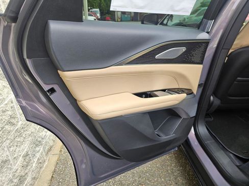 New 2026 Cadillac Lyriq Signature Luxury w/ LPO, Bronce Accent Package AWD/4WD image 19