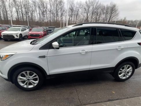 Used 2019 Ford Escape SEL image 4