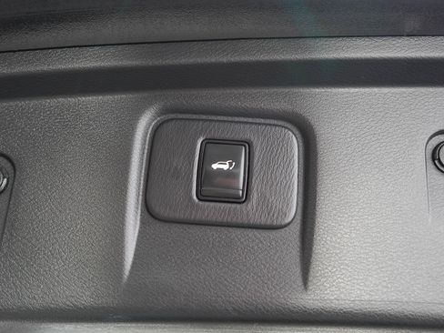 Used 2018 Nissan Murano SL w/ Moonroof Package AWD/4WD image 11