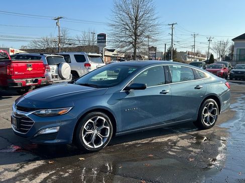 Used 2024 Chevrolet Malibu LT image 2