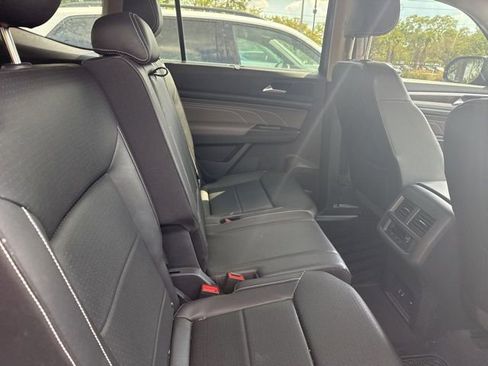 Used 2023 Volkswagen Atlas SE image 11
