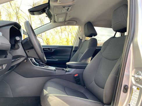 Used 2025 Toyota RAV4 LE image 25