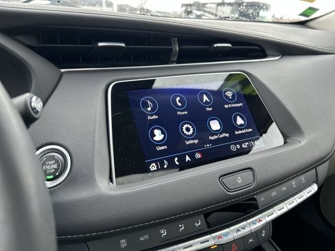 Used 2022 Cadillac XT4 Luxury w/ Cold Weather Package image 27