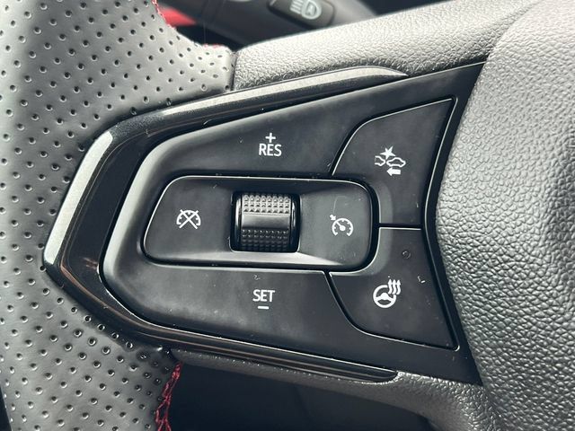 Used 2024 Chevrolet Trax RS w/ Sunroof Package FWD image 18