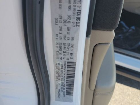 Used 2017 Jeep Grand Cherokee Limited image 30