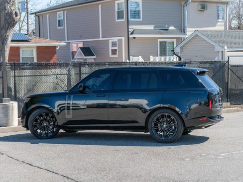 Used 2023 Land Rover Range Rover Long Wheelbase SE AWD/4WD image 32