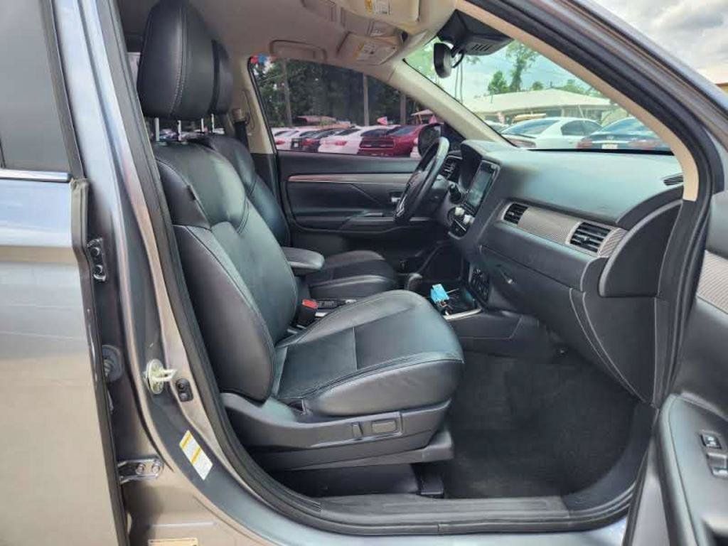Used 2020 Mitsubishi Outlander SE AWD/4WD image 14