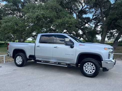 Used 2021 Chevrolet Silverado 2500 LTZ w/ LTZ Plus Package AWD/4WD image 3