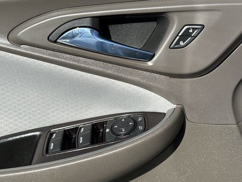 Used 2024 Chevrolet Malibu LT image 13