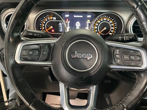 Used 2020 Jeep Gladiator Overland AWD/4WD image 18