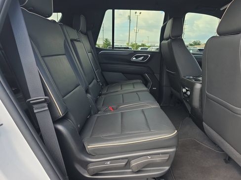 Used 2022 GMC Yukon SLT AWD/4WD image 15
