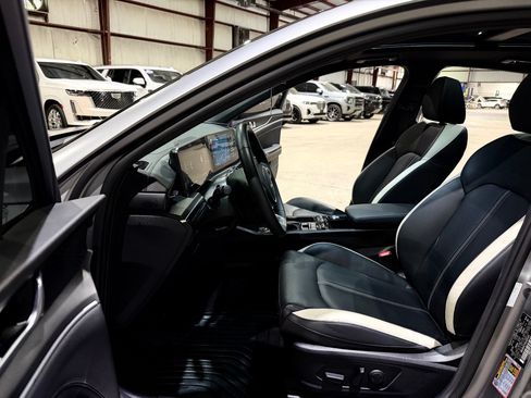 Used 2025 Kia K5 GT-Line w/ GT-Line Premium Package FWD image 13