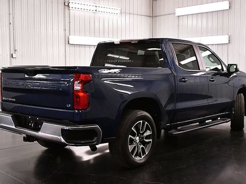 Used 2023 Chevrolet Silverado 1500 LT AWD/4WD image 7