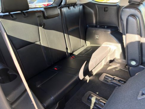 Used 2024 Toyota Highlander LE image 14