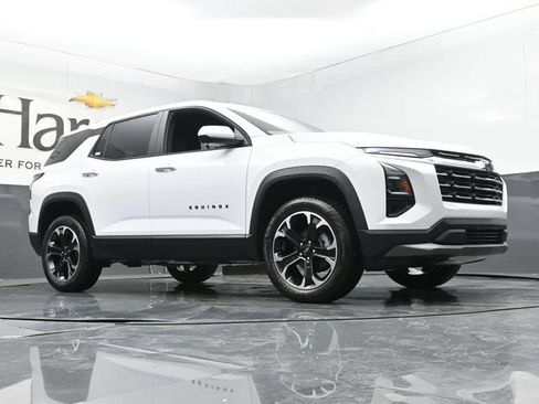 New 2026 Chevrolet Equinox LT w/ Safety and Technology Package FWD image 2