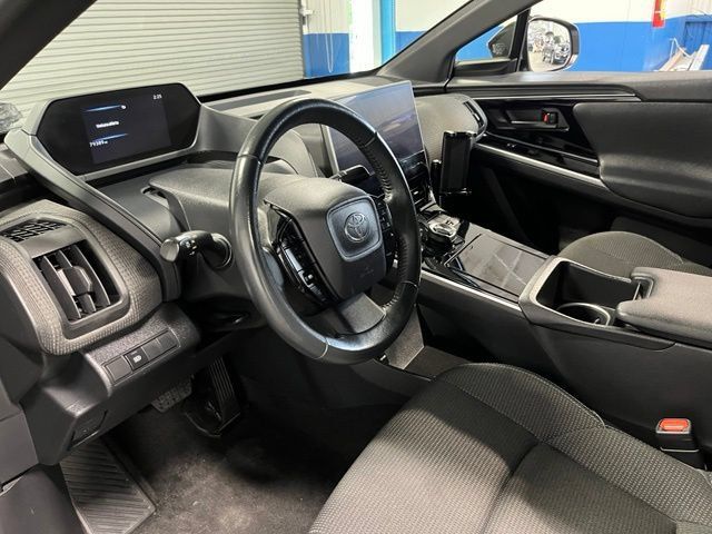 Used 2023 Toyota bZ4X AWD image 23