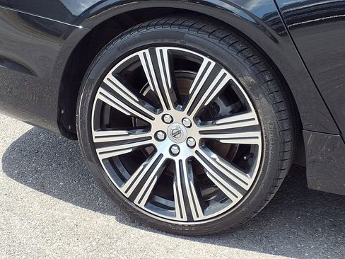 Used 2023 Volvo S90 B6 Plus AWD/4WD image 9