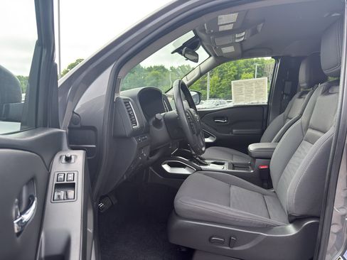 Certified 2024 Nissan Frontier SV w/ SV Convenience Package AWD/4WD image 12
