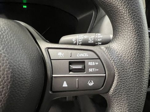 Used 2025 Honda HR-V LX image 18