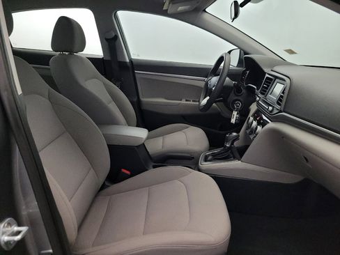 Used 2019 Hyundai Elantra SE FWD image 21