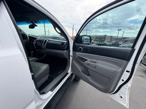Used 2013 Toyota Tacoma 4x4 Double Cab w/ SR5 Pkg image 25