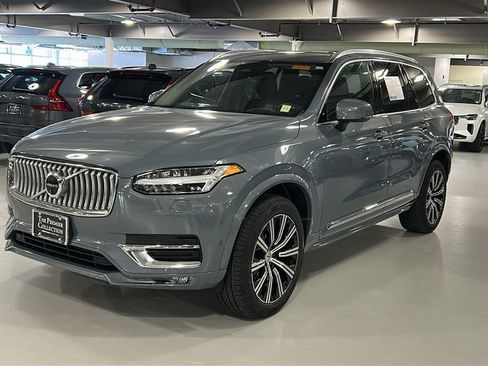 Certified 2023 Volvo XC90 B6 Plus AWD/4WD image 3