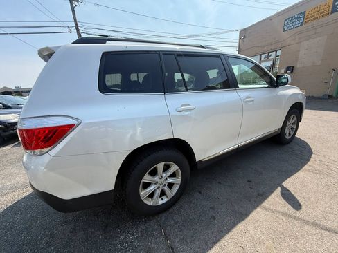 Used 2013 Toyota Highlander Plus AWD/4WD image 5