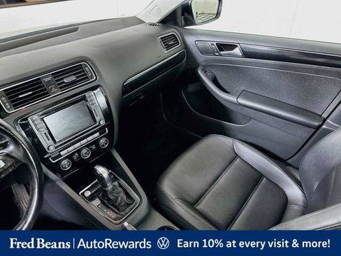 Used 2017 Volkswagen Jetta SEL FWD image 30