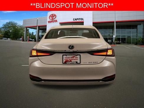 Used 2022 Lexus ES 250 w/ Premium Package AWD/4WD image 4