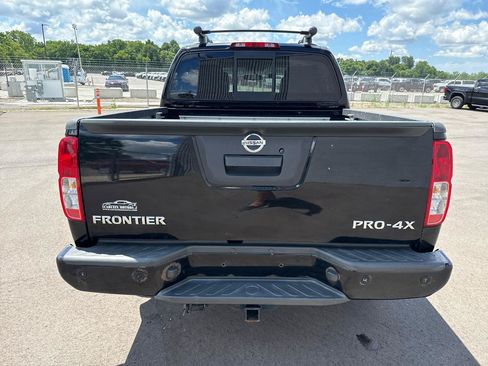 Used 2018 Nissan Frontier PRO-4X AWD/4WD image 6