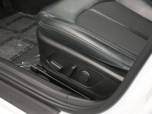 Used 2023 Kia K5 GT-Line image 12