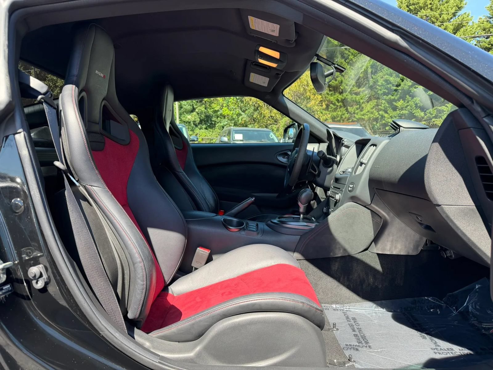 Used 2017 Nissan 370Z NISMO RWD image 13