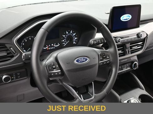 Used 2022 Ford Escape SE w/ Convenience Package FWD image 12